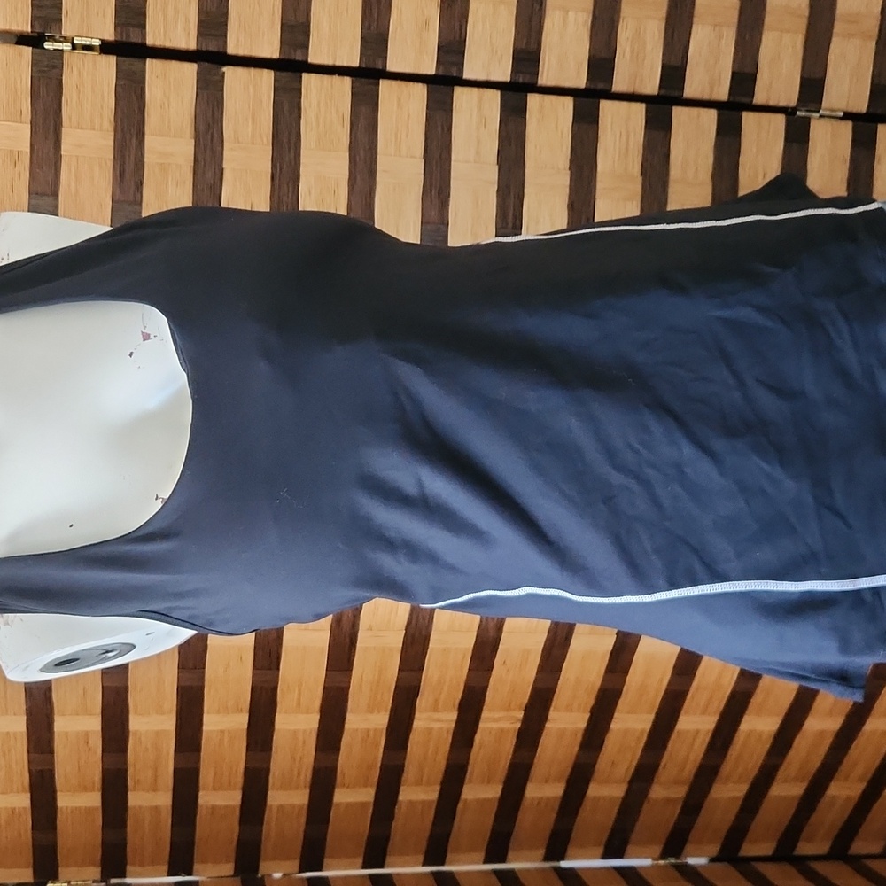 Tank Razorback Built In Bra - Picture 3 of 9
